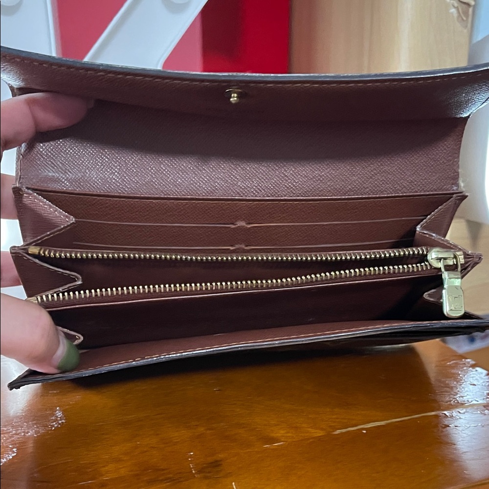Louis Vuitton Black and Gold Monogram Wallet (Preloved) - Picture 6 of 12